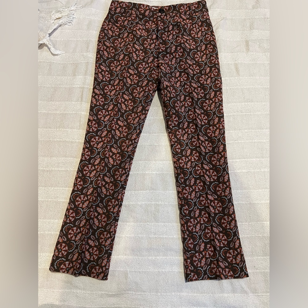 Anthropologie slim Brown and pink floral trousers #floralpants